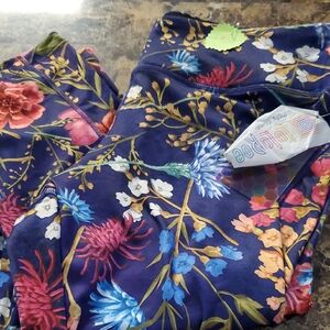 L #057 LuLaRoe Blue Floral Athletic Capris